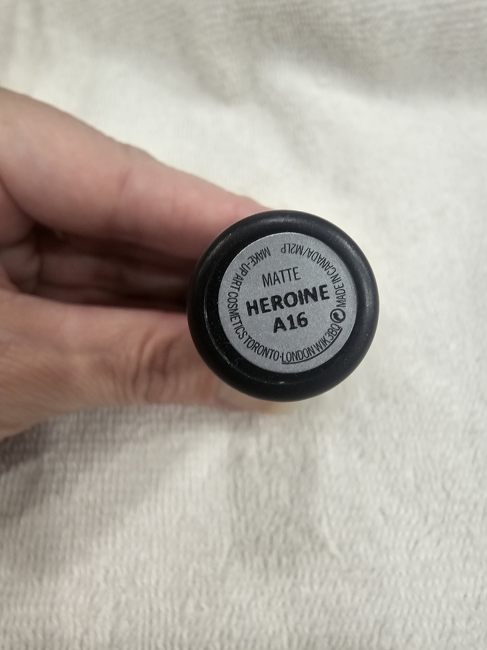 MAC Cosmetics Matte Lipstick In Heroine - Picture 5 of 5